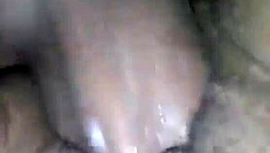 Наполняем спермой пизду эбони-брюнетки