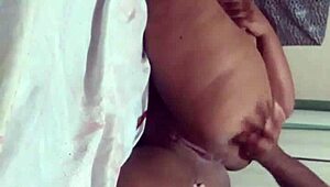 Dando um pouquinho de cu pro leo ogro?