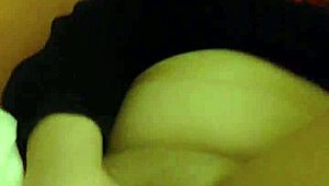 Non ci credo, mi sta implorando di scoparla dopo aver tradito!