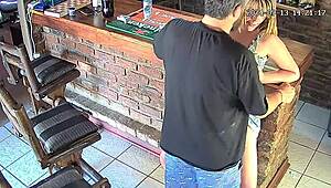 Kaj, ujel ženo, kako jebe mojega najboljšega prijatelja, hočeš jih razkriti?