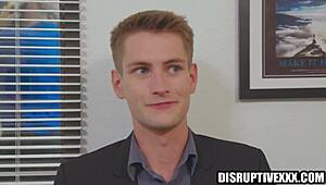 Чувак, аз и кефалът ми в горещо гей ебане в офиса!