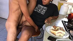 Ei quer meter na buceta apertada antes do café Mariangel Belle?