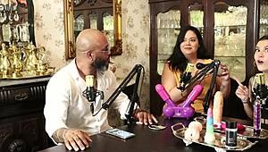 Did you see Brazil’s sexiest babe get her toy?