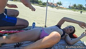 casada asks vendor to rub sunscreen on her bare bum