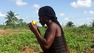 Crazybitch teases with her big ass twerking outdoor