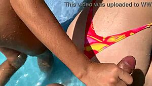 Tengo Un Poolparty with Two Massive Butts on This Sunny Beach Day with Amateurs