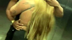 Vazou Na Net! Loira Casada Perde Telefone E Vídeos Com Amante São Expostos!