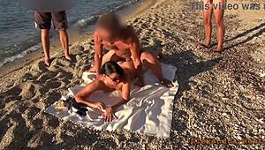 Kdo se pridruži temu masovnemu anal fuku na hotelski plaži?