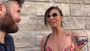 Не мога да се наситя на Шарлот, 40-годишната барманка с големи цици ме подлудява