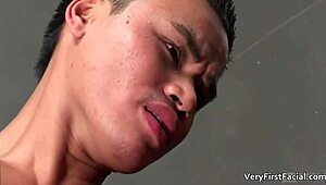 Ει θες να δεις γλυκό Λατίνο twink David να γεμίζει σπέρμα σε hardcore gay δράση?