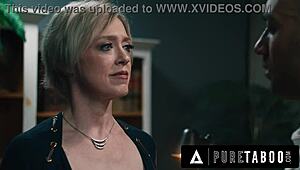 Diese Submissiven Vanessa Sky & Dee Williams werden frei benutzt und dominiert in reiner Tabu-Simulation