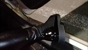 i'm the latex goddess diva in this femdom scene