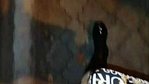 i'm the latex goddess diva in this femdom scene