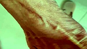I’m obsessed with Alineflavio’s latest blonde milf homemade clip from August 2024