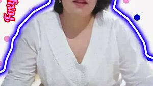 Pelacur muda gemuk goyang bontot besar liar. Cantik eksotik rindu batang hitam besar