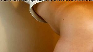 继女勾引偷窥继父禁忌狗爬式猛插