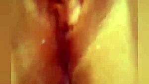 Aku Sentuh Piercing Memek Sampai Pancut