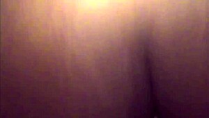 Ebony beauty receives cumshot facial in Nairobi