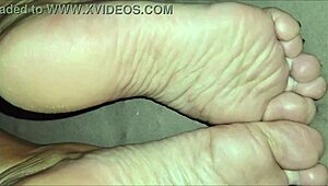 He licked stepmother's soles and came on them