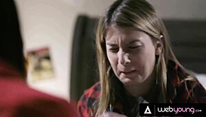 Ей, гледай как обърканата 18+ Кристен Скот изследва желанията си с дребната 18+ блондинка Кена Джеймс в гореща колежанска сцена!