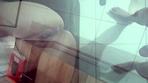 minha cunhada puta chegou me provocando, aí transamos bem no meio da sala!