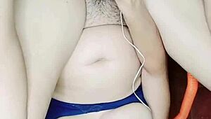 Mand den kæmpe dildo føles så dybt se mine safter sprøjte i stråler!