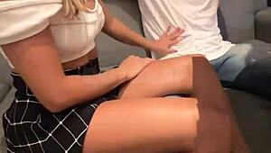 Feleség csal a szálloda bárban, megkötözik BDSM análisra!