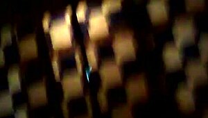 Hé, ez a kolumbiai nő a szállodában tudja a mozdulatokat!