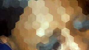 Åh, MILF suger kæmpe pik og bliver kneppet hårdt!