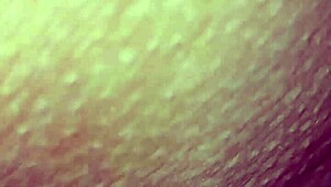 omg, doble penetracion anal feels so good with this latina babe dildo play