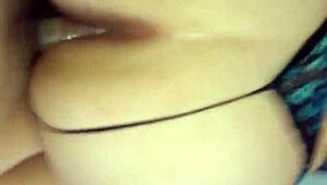 Je suis obsédée par ma MILF ronde et grasse, elle me rend folle à chaque fois.