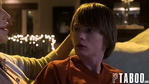 18+ Teen Spencer Scott bläst mit fetten Titten für Spikey Dee POV