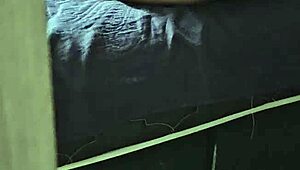 看这拉丁熟女自慰超想要大鸡巴