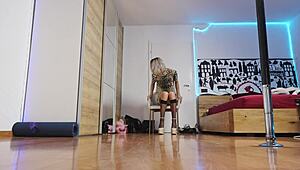 i’m totally into this high heels fashion show with stunning blonde feet and ass.