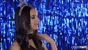 exclusive chat with all-natural latina eliza ibarra, curious yet?