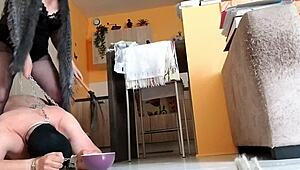 Γεια, δες Maîtresse Kantalis να κυριαρχεί με ανθρώπινο τασάκι και raw ταπείνωση το 2022