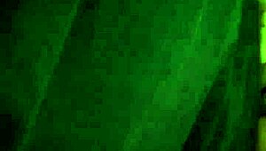 culona esposa latina se entrega a otro hombre mientras su marido no está en casa, grabado en amateur