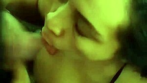 culona esposa latina se entrega a otro hombre mientras su marido no está en casa, grabado en amateur