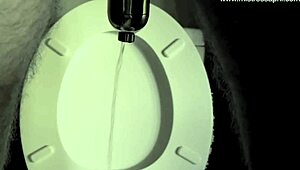 Dominatrix Mistress April Lakukan Interogasi Rahasia di Kamp Militer Brutal