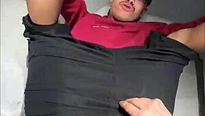 Hittade buskillen och knullade honom hårt i vild action