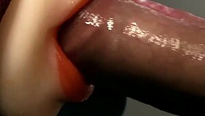 Heißester nasser Blowjob für großen Schwanz in Nahaufnahme