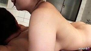 Cholera, azjatycka macocha z krzaczastą cipką wzięła surowy creampie po tym masażu!