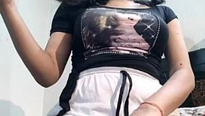 i swear, dis indian girl live vid is so freakin hot!