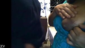 La mujer latina madura, tipo chichona, en actos íntimos con varios compañeros incluyendo hombres negros e indios.