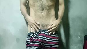 me desvisto y me pajeo con mi big cock solo 😏 tengo buena pinga para ti homemade