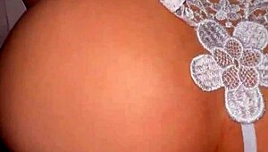 Αγαπάει τον πρωκτό με αυτό το pug στην πούτσα της; Θέλει όλο το σπέρμα μέσα!