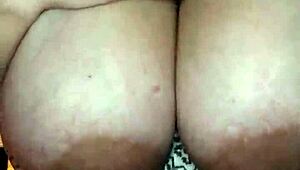 she dances and shakes her big ass