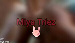 Hey, tengok Miya kongkek suri rumah punggung besar macam pelacur kotor POV hina cuckold tua