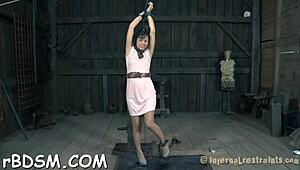 A barátnőm szexjátéka mindjárt orgazmussal jár, alig várom!