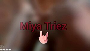 Ehi, guarda miya triez che SCOPA quella casalinga culona come una TROIA sporca in POV, umiliando il vecchio cornuto.